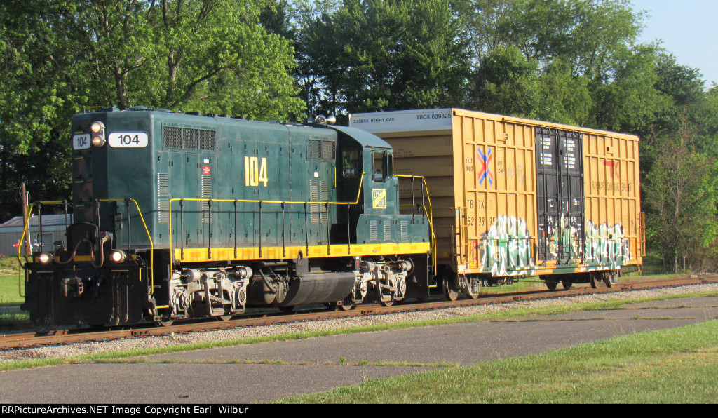 Ohio South Central Railroad (OSCR) 104